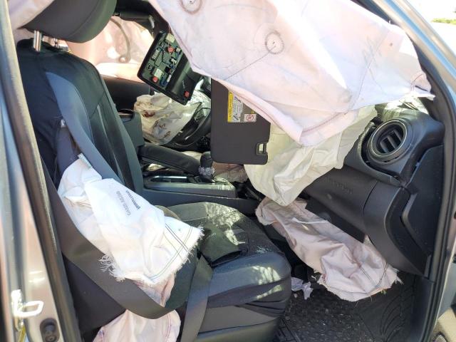 3TMAZ5CNXHM045986 - 2017 TOYOTA TACOMA DOUBLE CAB ვერცხლისფერი ფოტო 5