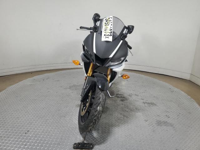 MH3RH17Y0KK002017 - 2019 YAMAHA YZFR3 TWO TONE photo 2