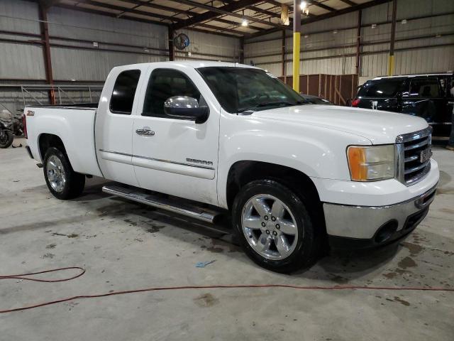 1GTR1VE06DZ138685 - 2013 GMC SIERRA C1500 SLE WHITE photo 4