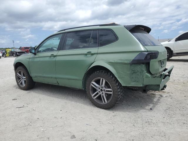 3VV3B7AX9JM024440 - 2018 VOLKSWAGEN TIGUAN SE Зелений фото 2