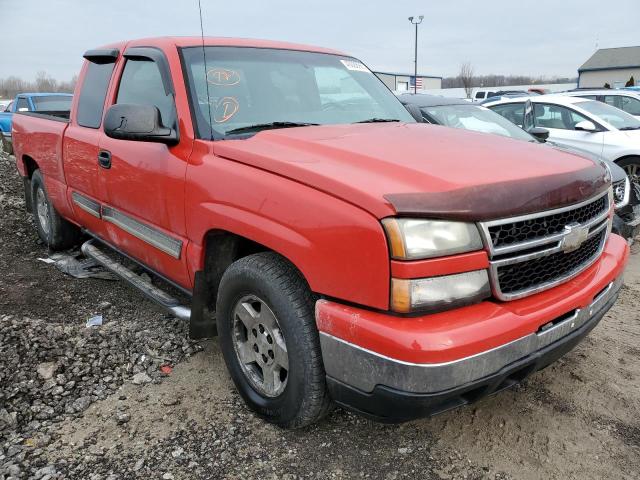 1GCEC19Z07Z174287 - 2007 CHEVROLET SILVERADO C1500 CLASSIC RED photo 4