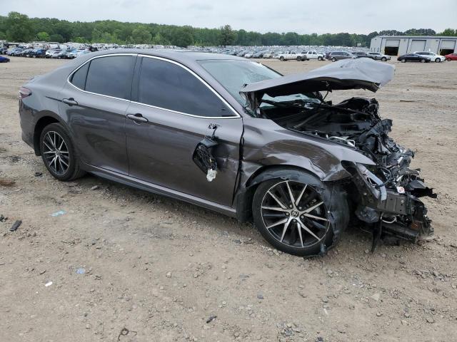4T1G11AK7PU806370 - 2023 TOYOTA CAMRY SE NIGHT SHADE GRAY photo 4