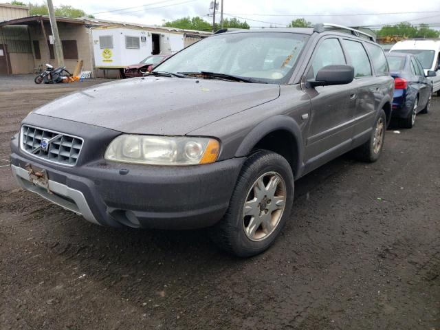 2005 VOLVO XC70, 