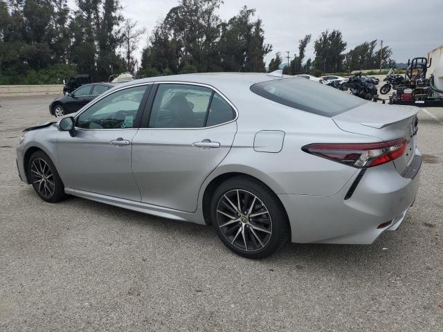 4T1G11AK0RU241947 - 2024 TOYOTA CAMRY SE NIGHT SHADE SILVER photo 2