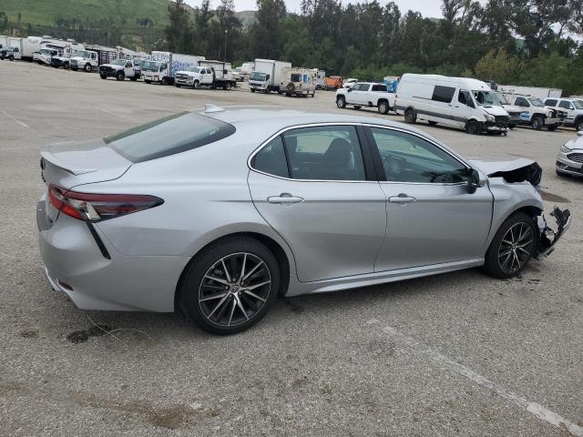 4T1G11AK0RU241947 - 2024 TOYOTA CAMRY SE NIGHT SHADE SILVER photo 3