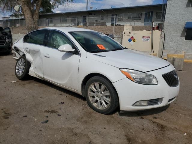 2G4GR5ER3D9247996 - 2013 BUICK REGAL WHITE photo 4