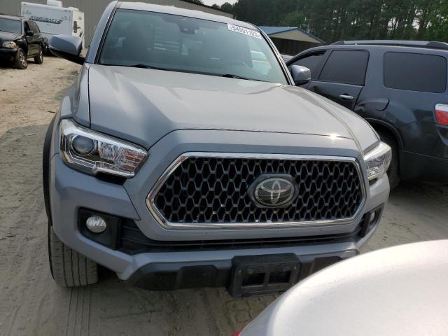 5TFSZ5ANXJX122489 - 2018 TOYOTA TACOMA ACCESS CAB ნაცრისფერი ფოტო 5