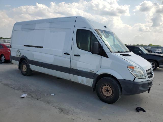 WD3PE8CB7B5580407 - 2011 MERCEDES-BENZ SPRINTER 2500 WHITE photo 4