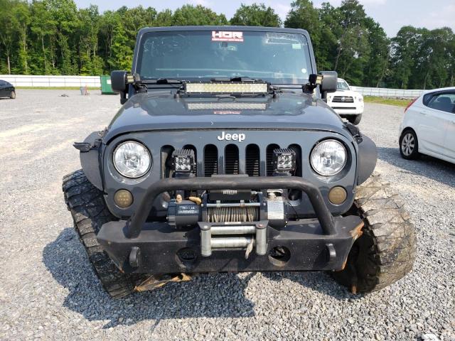 1C4BJWDG6JL855236 - 2018 JEEP WRANGLER U SPORT GRAY photo 5