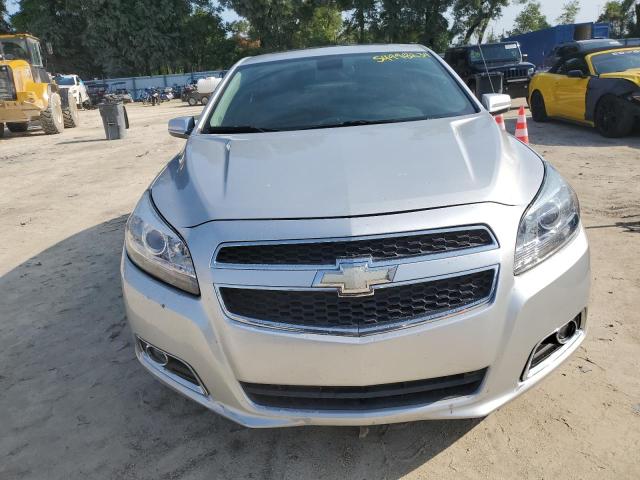 1G11D5RR2DF101107 - 2013 CHEVROLET MALIBU 1LT 银色 照片 5