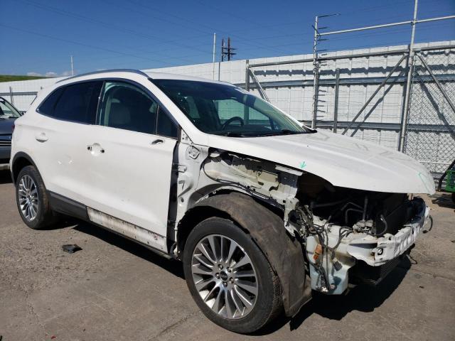 5LMCJ3D91HUL51484 - 2017 LINCOLN MKC RESERVE WHITE photo 4