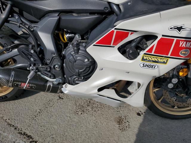 JYARM38Y1NA001016 - 2022 YAMAHA YZFR7 WHITE photo 7