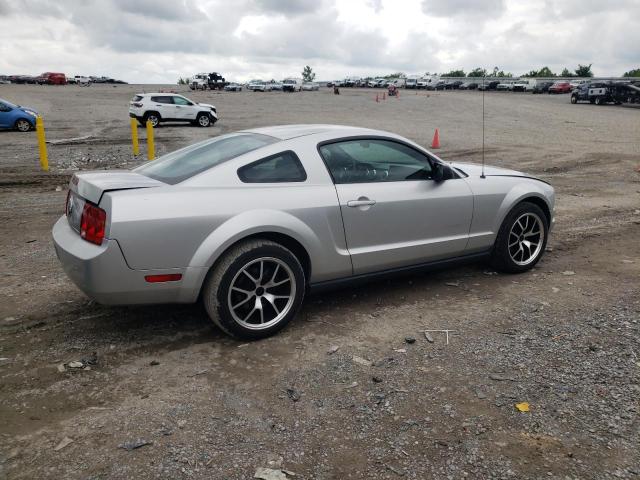 1ZVHT80N395146541 - 2009 FORD MUSTANG SILVER photo 3