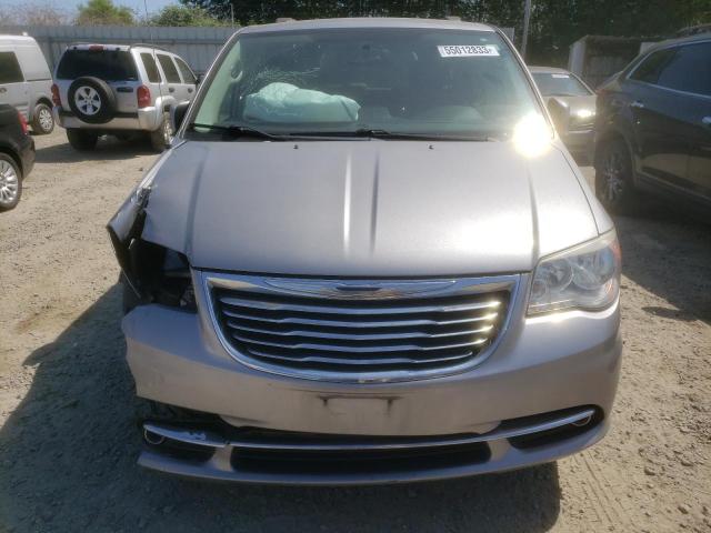 2C4RC1BG1DR657609 - 2013 CHRYSLER TOWN & COU TOURING ვერცხლისფერი ფოტო 5