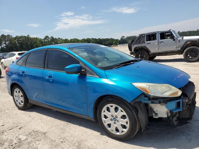 1FAHP3F21CL226890 - 2012 FORD FOCUS SE BLUE photo 4