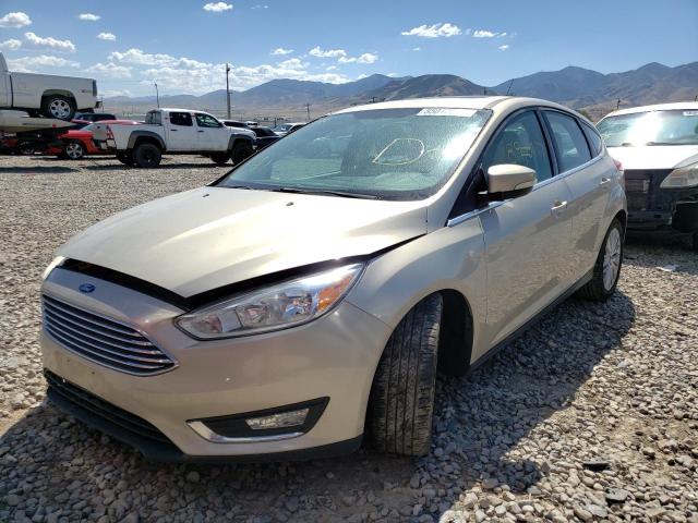 1FADP3N26HL272688 - 2017 FORD FOCUS TITANIUM GOLD photo 2