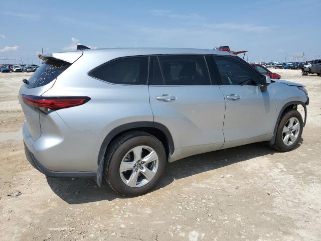 5TDZZRAH1NS557591 - 2022 TOYOTA HIGHLANDER L SILVER photo 3