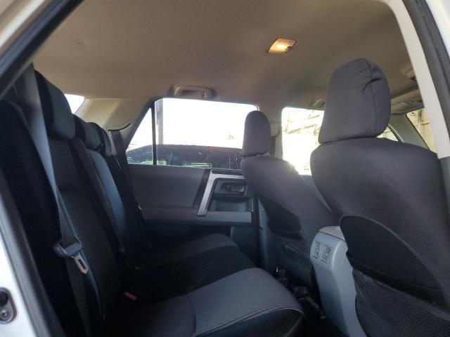 JTEZU5JR3A5004808 - 2010 TOYOTA 4RUNNER SR5 WHITE photo 11