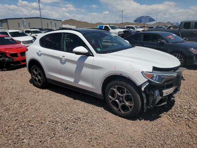 ZASFAKPN5J7B87059 - 2018 ALFA ROMEO STELVIO SPORT أبيض صورة 4