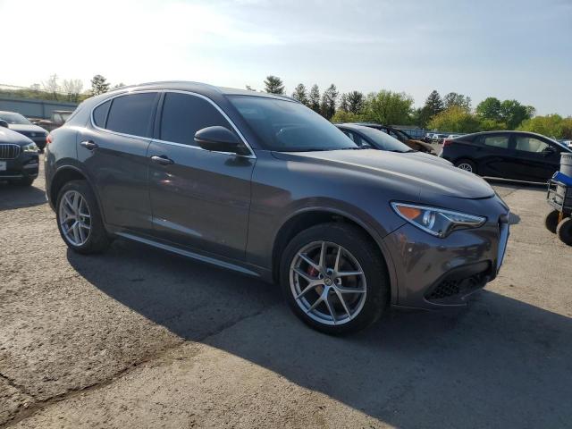 ZASPAKBN0L7C76312 - 2020 ALFA ROMEO STELVIO TI GRAY photo 4