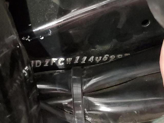 1HD1FCW114Y629809 - 2004 HARLEY-DAVIDSON FLHTCUI 黑色 照片 10