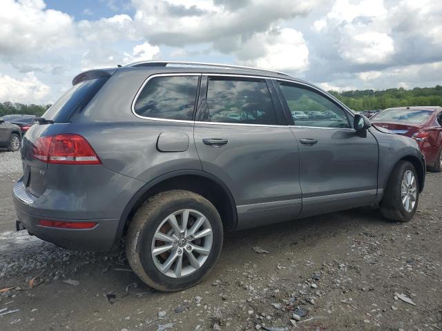 WVGEF9BP6ED014984 - 2014 VOLKSWAGEN TOUAREG V6 GRAY photo 3