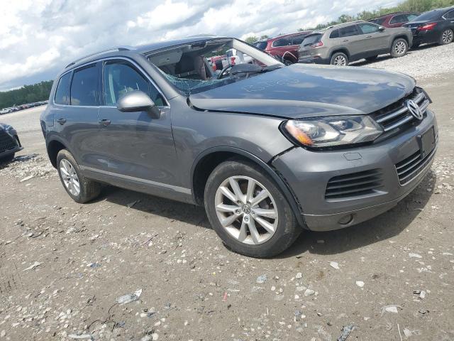 WVGEF9BP6ED014984 - 2014 VOLKSWAGEN TOUAREG V6 GRAY photo 4