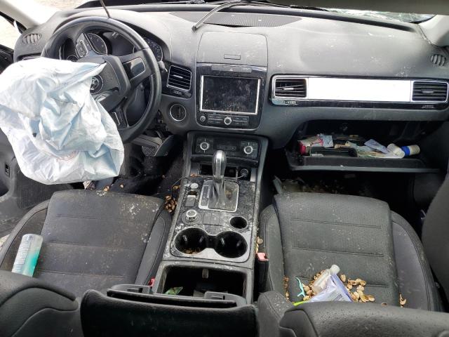 WVGEF9BP6ED014984 - 2014 VOLKSWAGEN TOUAREG V6 GRAY photo 8