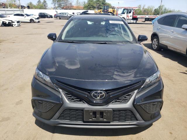 4T1G11AK0PU747033 - 2023 TOYOTA CAMRY SE NIGHT SHADE BLACK photo 5