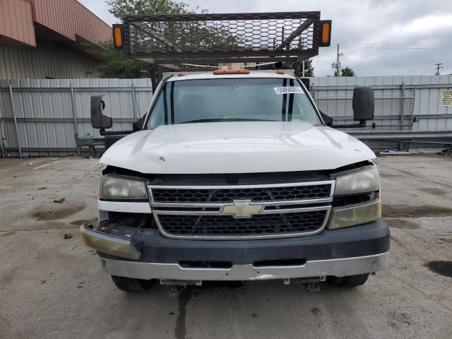 1GBJC34D57E142064 - 2007 CHEVROLET SILVERADO C3500 WHITE photo 5