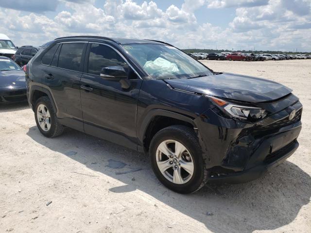 2T3W1RFVXMW121490 - 2021 TOYOTA RAV4 XLE BLACK photo 4