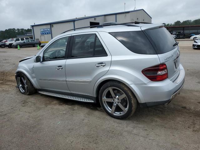 4JGBB22E88A335502 - 2008 MERCEDES-BENZ ML 320 CDI SILVER photo 2