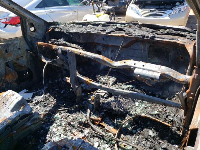 1C4GP45R15B269063 - 2005 CHRYSLER TOWN & COU ბეჟი ფოტო 9