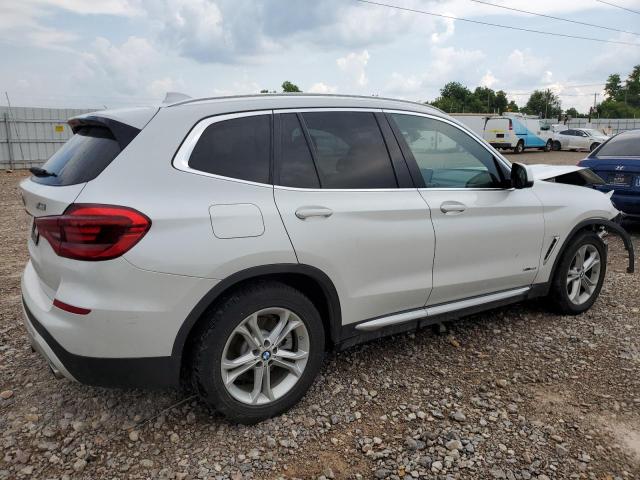 5UXTR9C5XJLC76444 - 2018 BMW X3 XDRIVE30I WHITE photo 3