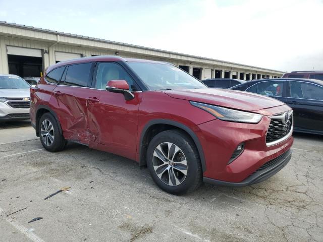 5TDGZRAH5NS548626 - 2022 TOYOTA HIGHLANDER XLE RED photo 4