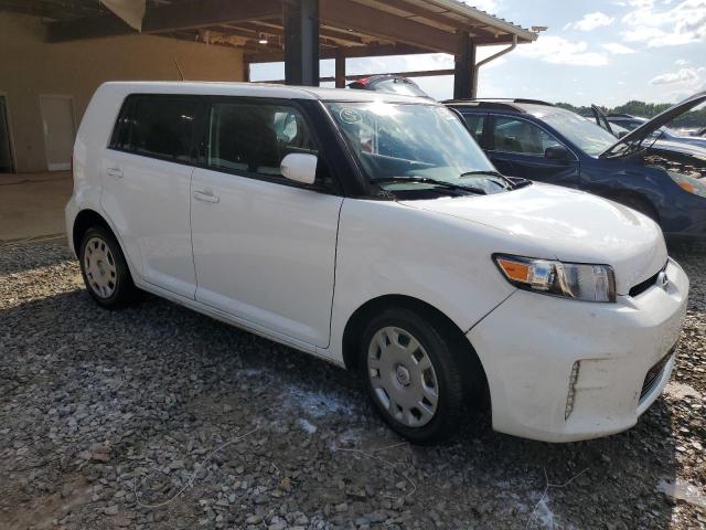 JTLZE4FE4FJ070322 - 2015 TOYOTA SCION XB WHITE photo 4