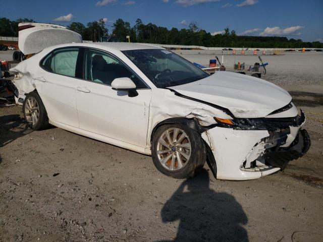 4T1C11AK1MU607633 - 2021 TOYOTA CAMRY LE WHITE photo 4