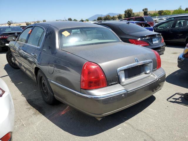 1LNHM81W14Y636907 - 2004 LINCOLN TOWN CAR EXECUTIVE GRAY photo 2