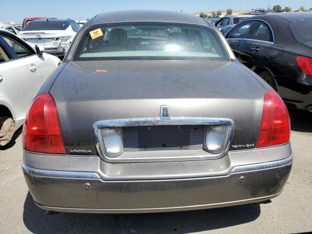 1LNHM81W14Y636907 - 2004 LINCOLN TOWN CAR EXECUTIVE GRAY photo 6