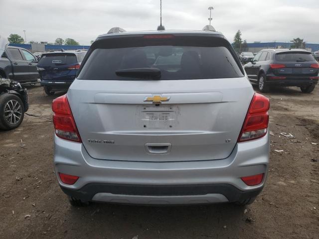 KL7CJPSB6KB724328 - 2019 CHEVROLET TRAX 1LT SILVER photo 6