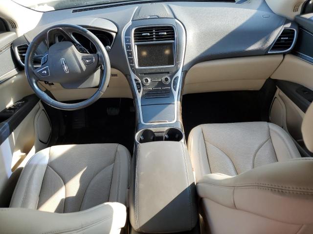 2LMPJ8LR6HBL33818 - 2017 LINCOLN MKX RESERVE Կրեմագույն լուսանկար 8