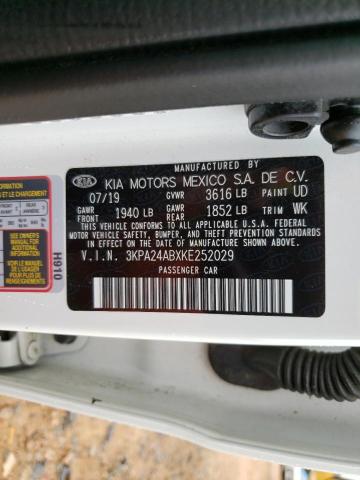 3KPA24ABXKE252029 - 2019 KIA RIO S WHITE photo 12