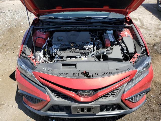 4T1G11AK4PU095792 - 2023 TOYOTA CAMRY SE NIGHT SHADE RED photo 11