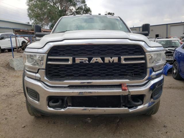 3C7WRNBL1MG644499 - 2021 RAM 5500 WHITE photo 5