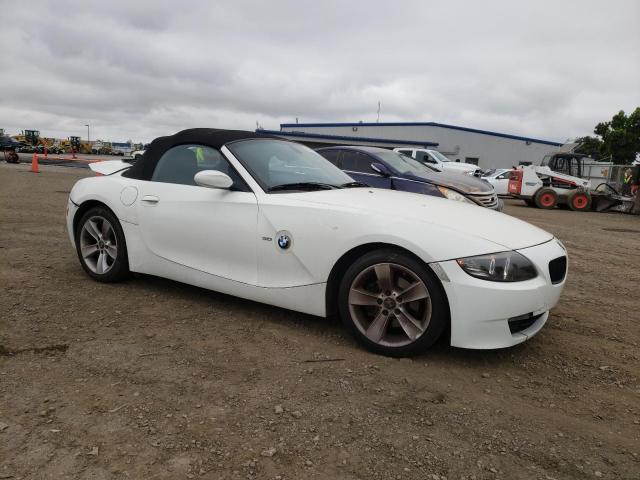 4USBU335X7LW73421 - 2007 BMW Z4 3.0 WHITE photo 4