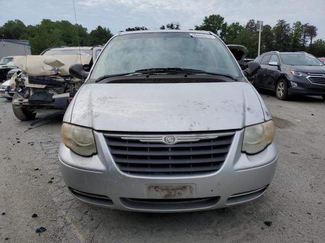 1A4GP44R46B609934 - 2006 CHRYSLER TOWN & COU LX SILVER photo 5