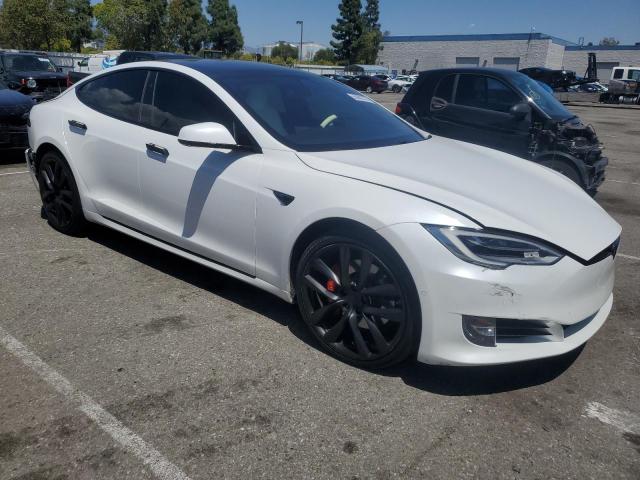 5YJSA1E42LF401157 - 2020 TESLA MODEL S WHITE photo 4