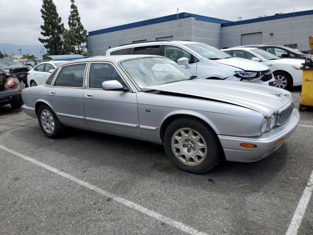 SAJDA14C72LF45319 - 2002 JAGUAR XJ8 SILVER photo 4