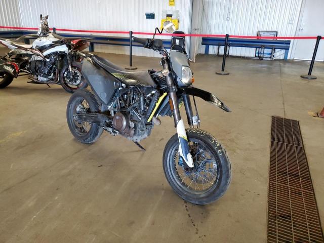 VBKUSV403HM796703 - 2017 HUSQVARNA SUPERMOTO BLACK photo 1