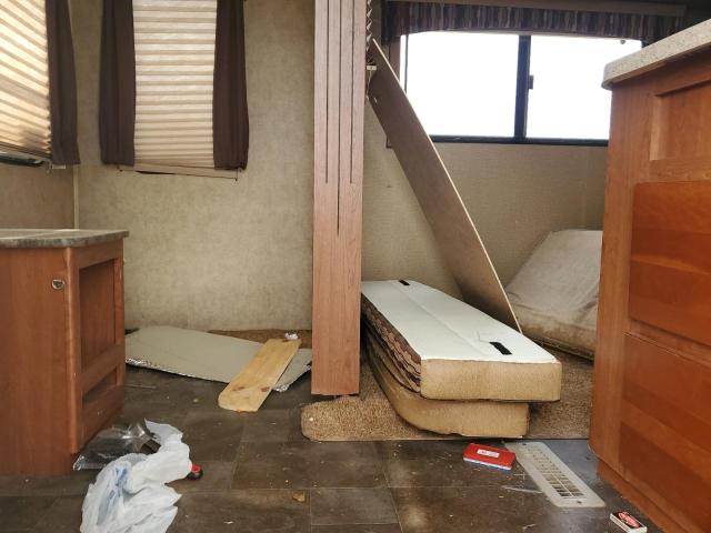 47CTCLP24DM447781 - 2013 COLE CAMPER WHITE photo 6
